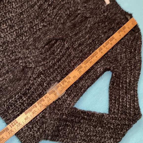 LOFT ANN TAYLOR cable knit fuzzy chunky long sleeve zip detail pullover size S - Picture 8 of 9